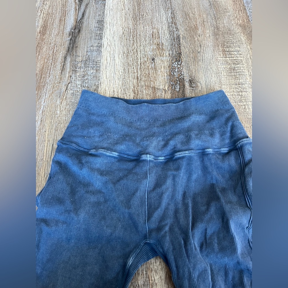 Size M/L Spirtual Gangster blue leggings with detailing on the side. - Picture 4 of 10